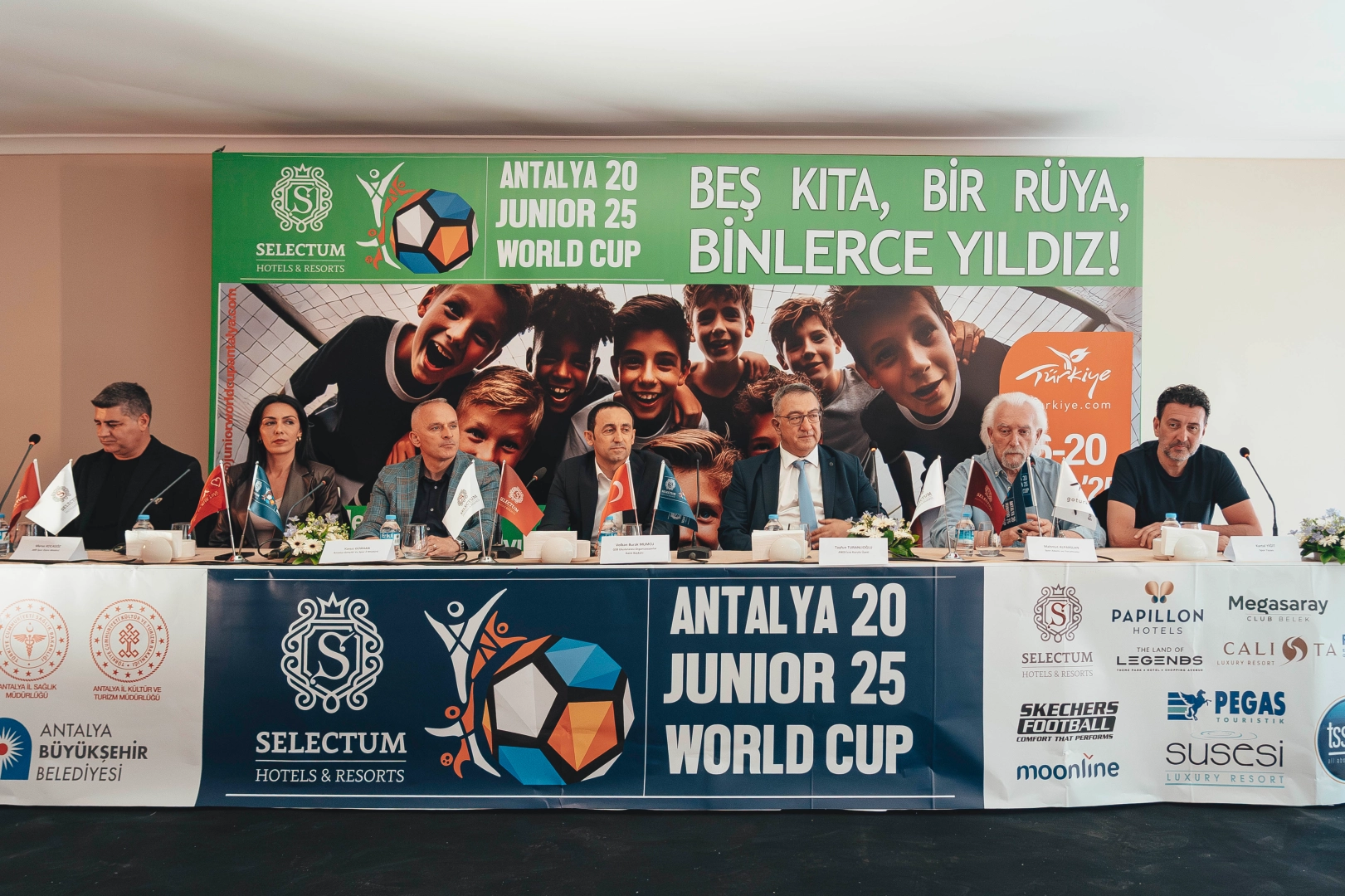 Selectum Junior World Cup Antalya'da başladı... Minikler sahada, dünya izliyor