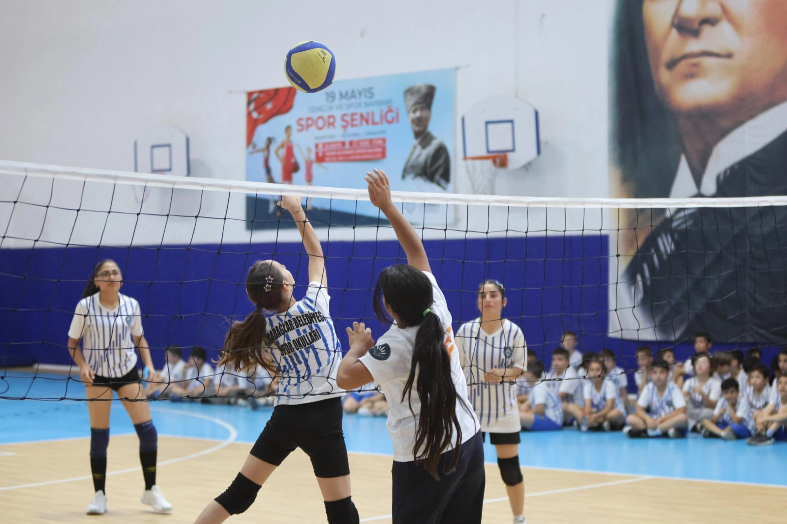 İzmir Karabağlar'da 19 Mayıs Spor Şenliği heyecanı