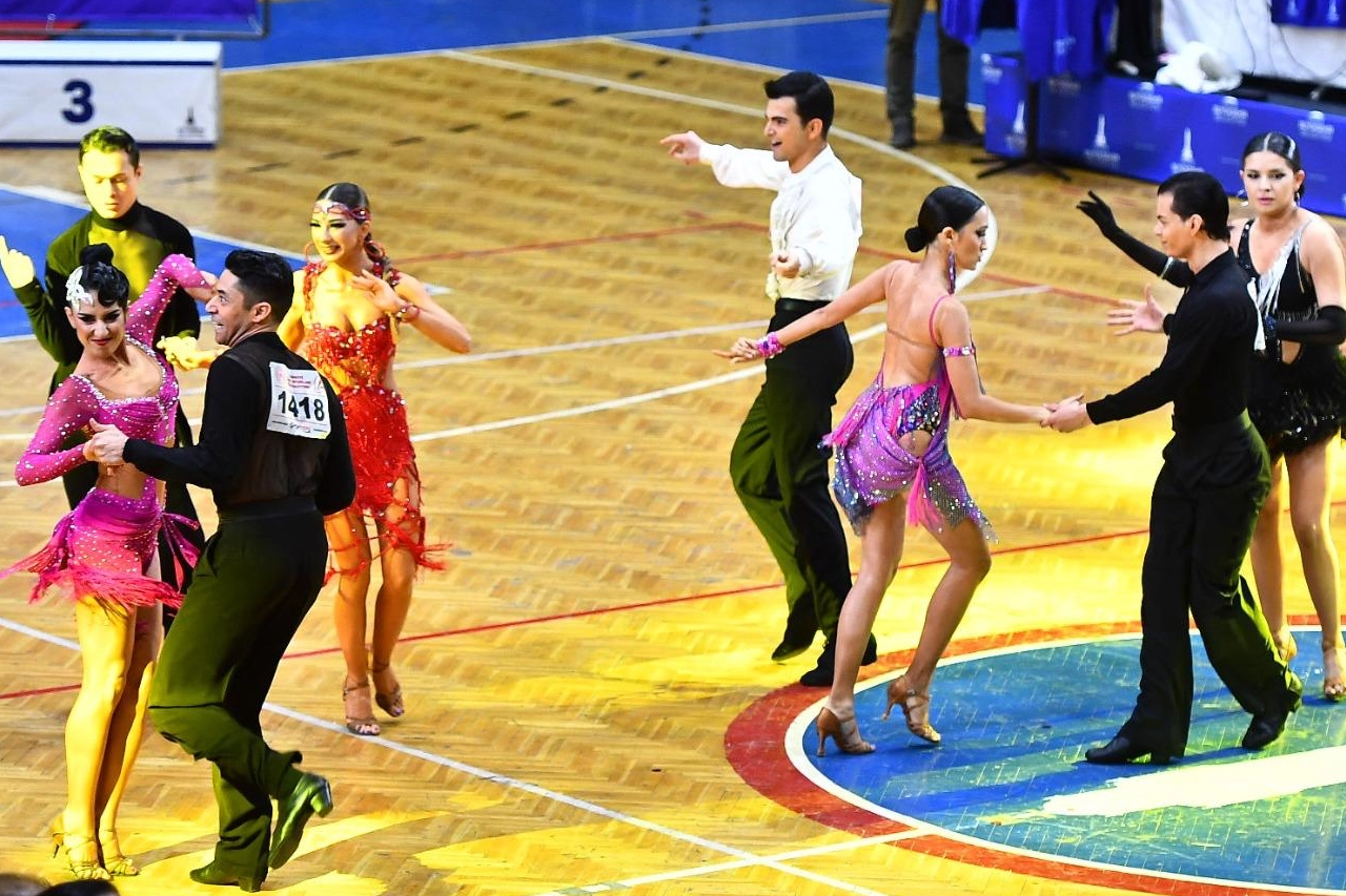 İzmir’de dansçıların kıyasıya rekabeti