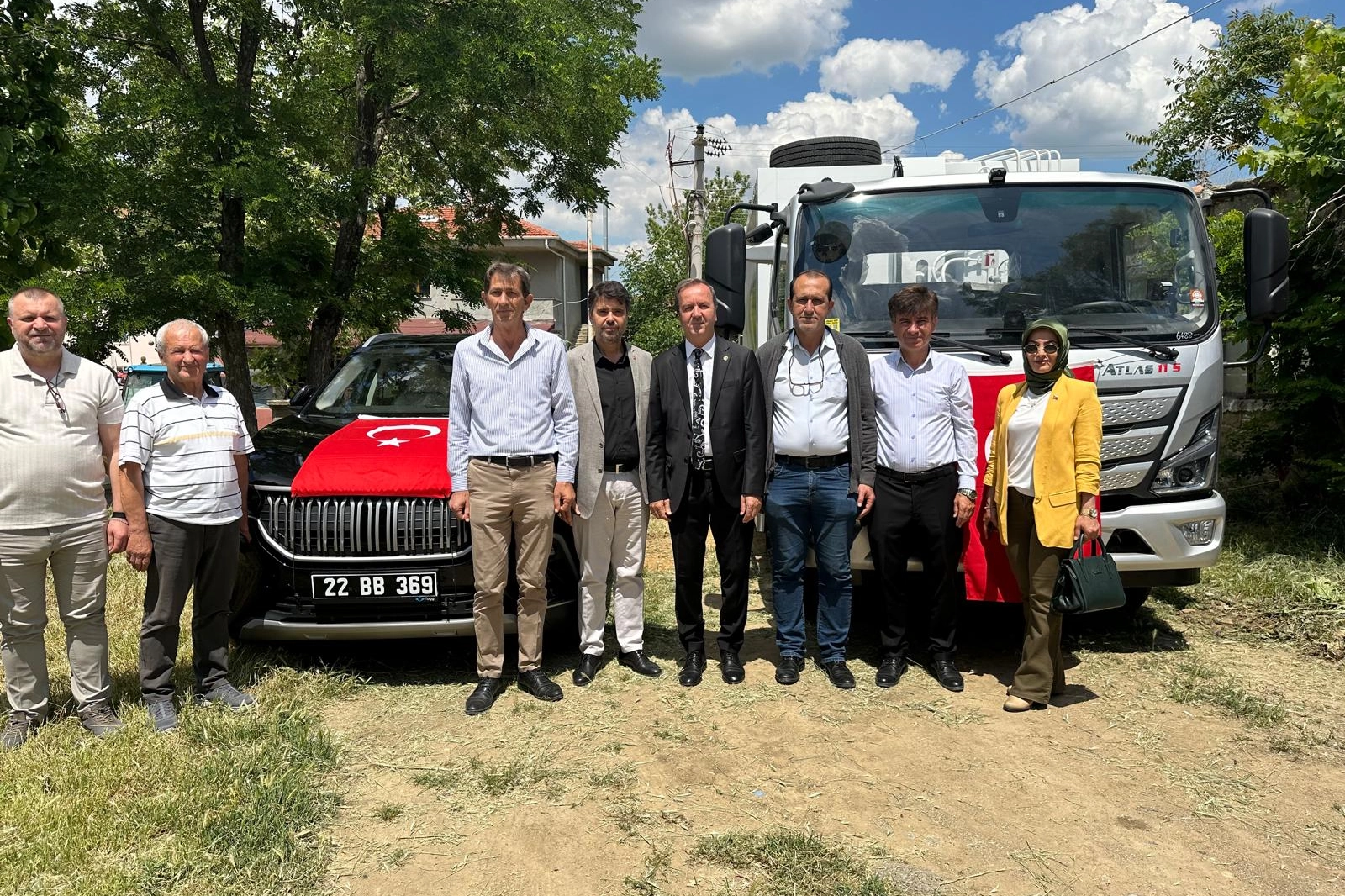 Beğendik Belediyesi’ne TOGG ve çöp kamyonu