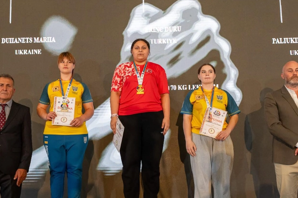 Bursa’nın gururu! Duru Erinç sağ ve sol kolda zirvede