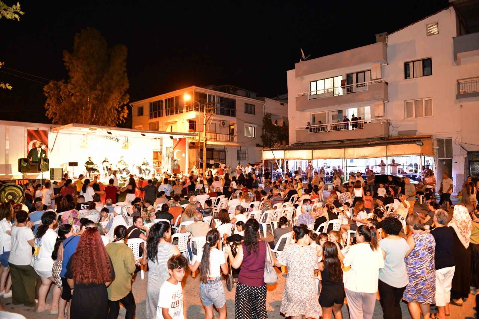 İzmir Çiğli'de müzik ve tiyatro mahallelere taşınıyor