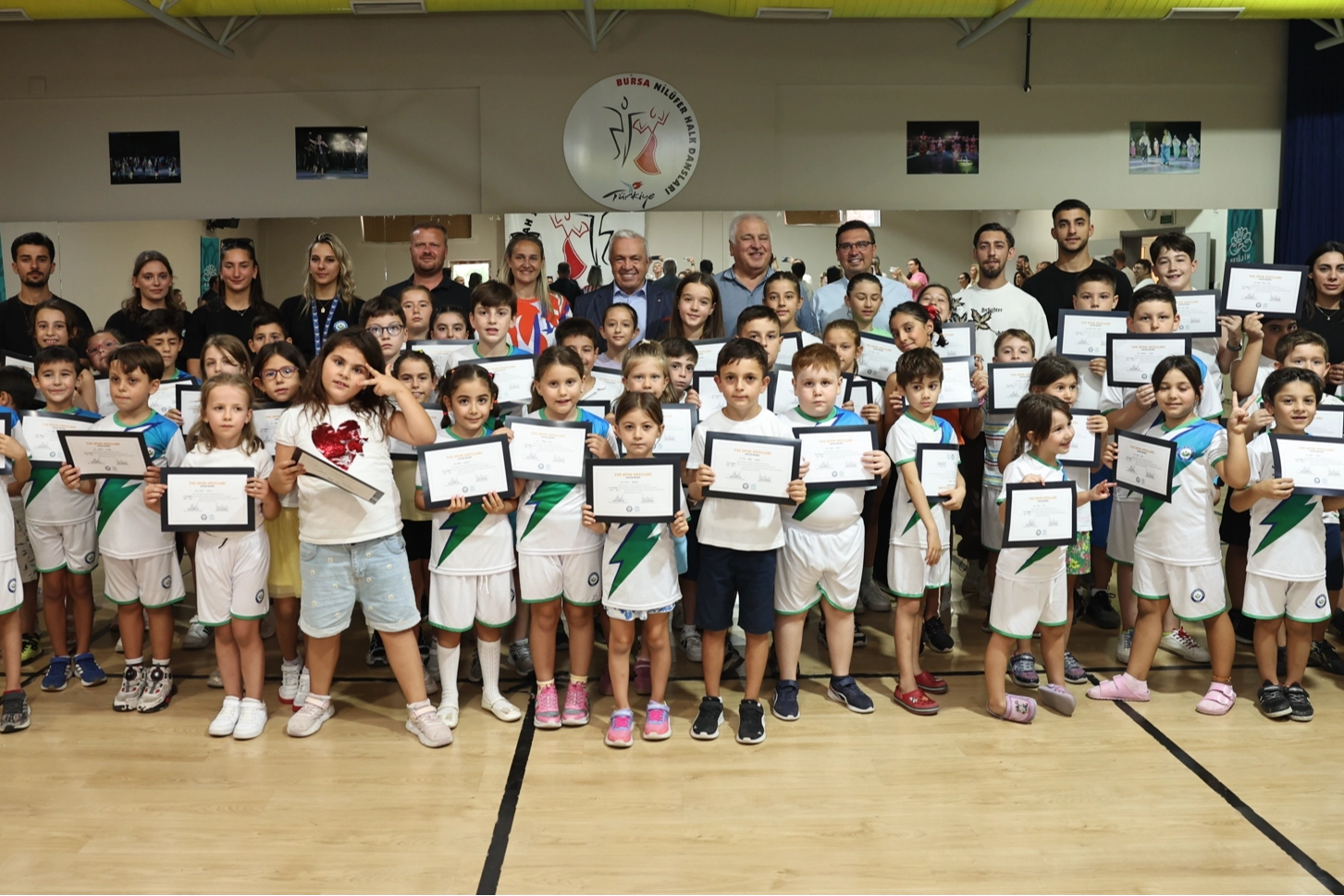 Bursa Nilüfer’de sporla dolu yaz renkli gösterilerle noktalandı