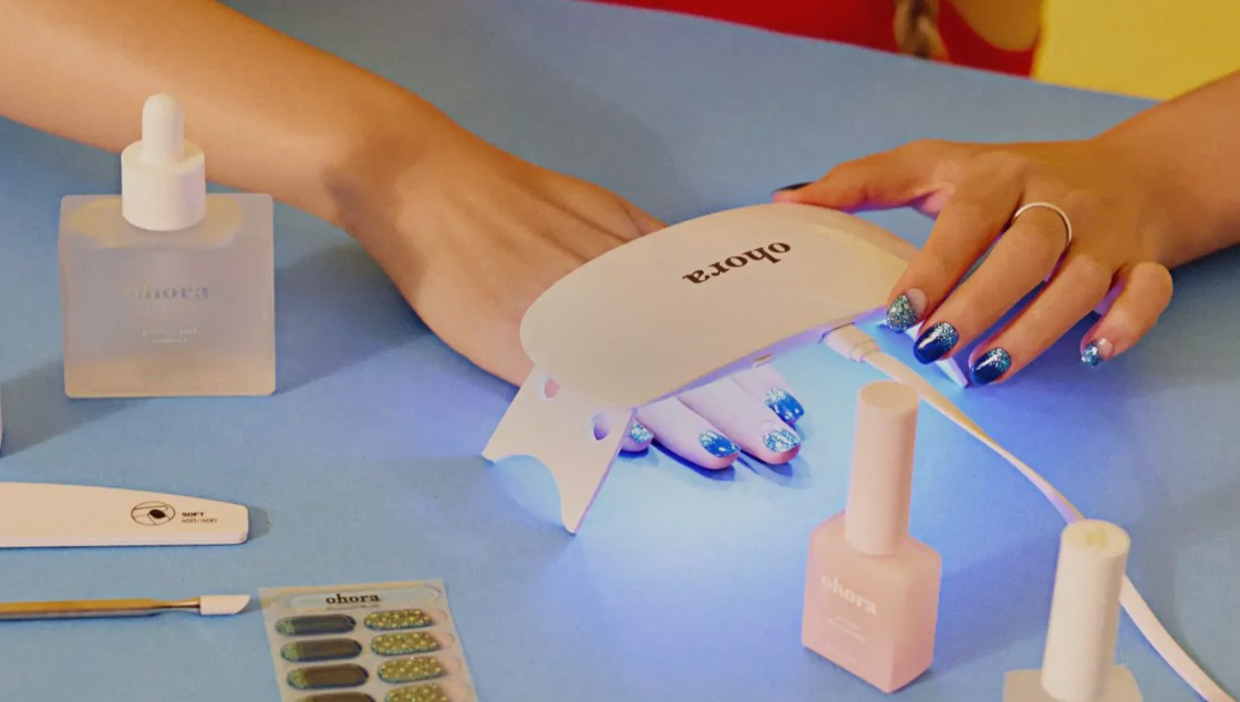 Evde Profesyonel Jel Tırnak Deneyimi Gerçekten Mümkün Mü